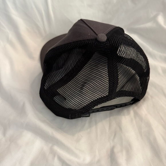 NWOT Grace Folly Trucker Snapback Mesh Cap - Picture 2 of 3